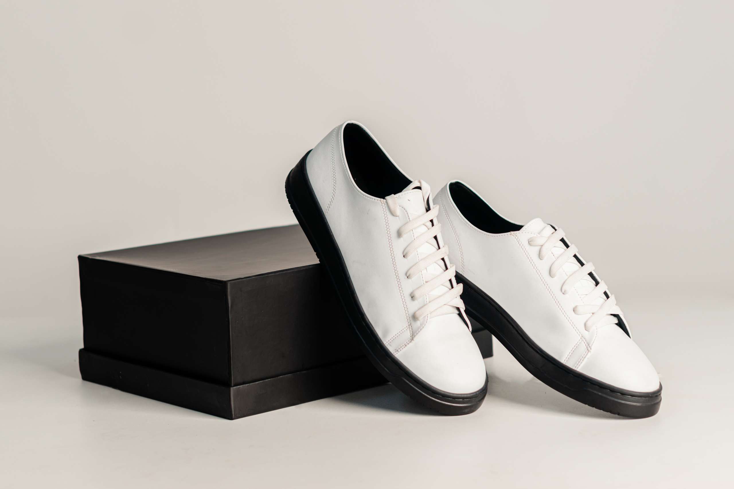 Audi Sport Minimalist Low-Top Sneakers (White)